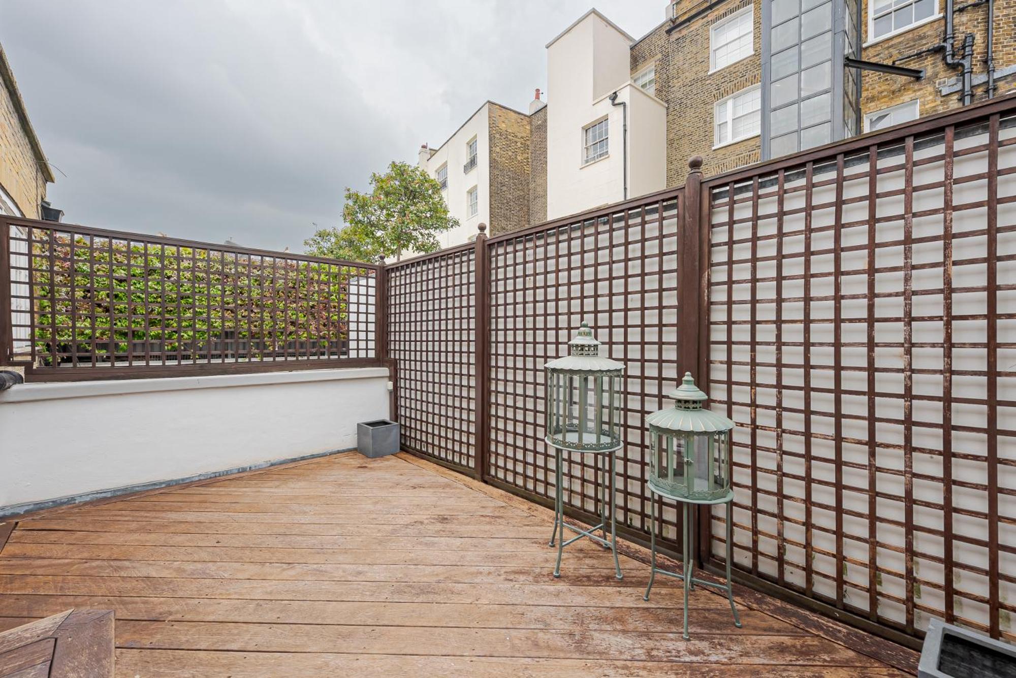 Modern 3 Bedroom Luxury House With Garage In Central London Exterior photo